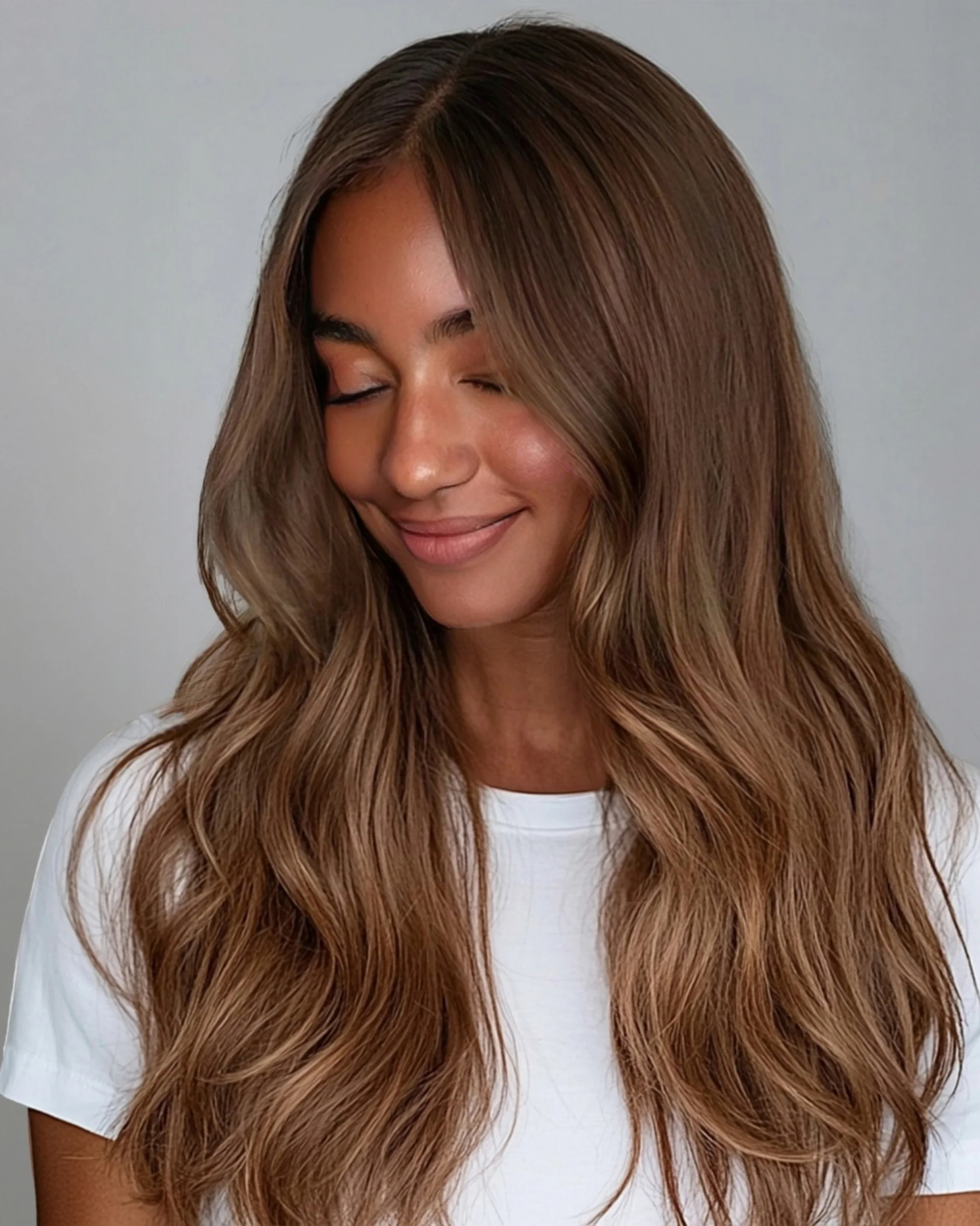 Silk Seam™ Clip-In, Almond Brown #7 Natural - Image 5